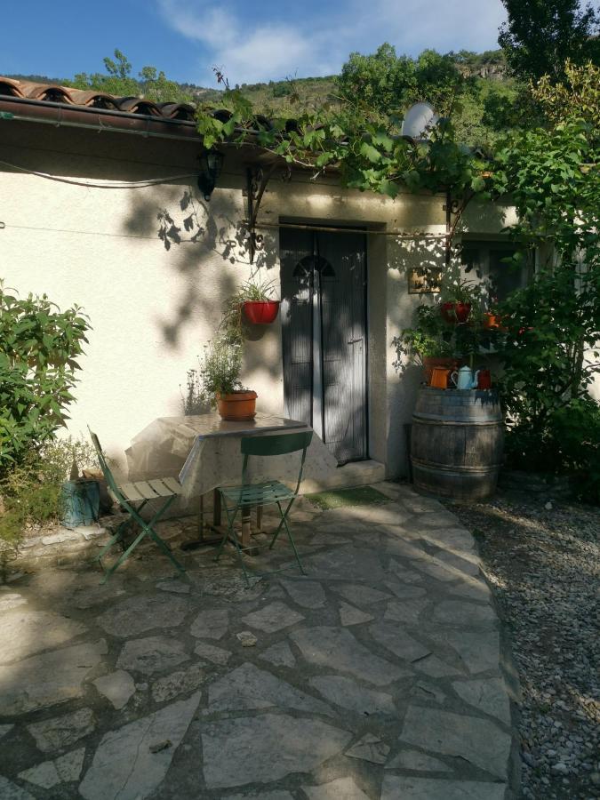 Gite Effet D'Art Saint-Privat  外观 照片